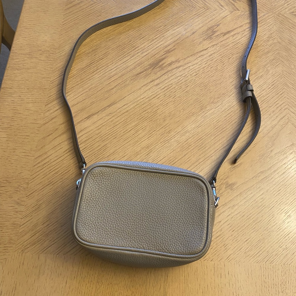 Tory Burch grey leather camera crossbody purse new - Picture 2 of 4